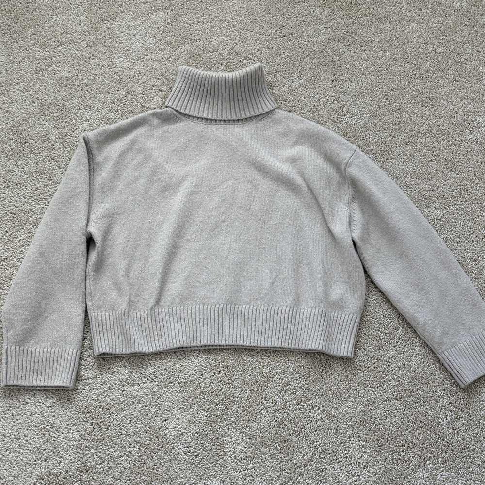 H&M Women's Gray Turtleneck Sweater